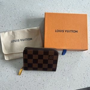 🏷️ LIKE NEW Authentic Louis Vuitton Zippy Wallet